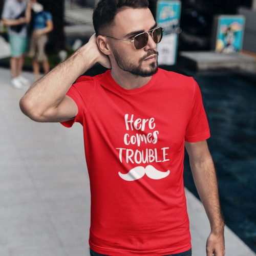 Here comes trouble kaobeiking cute graphic vinyl casual wear singapore teen fun typo quote streetwear teeshirt